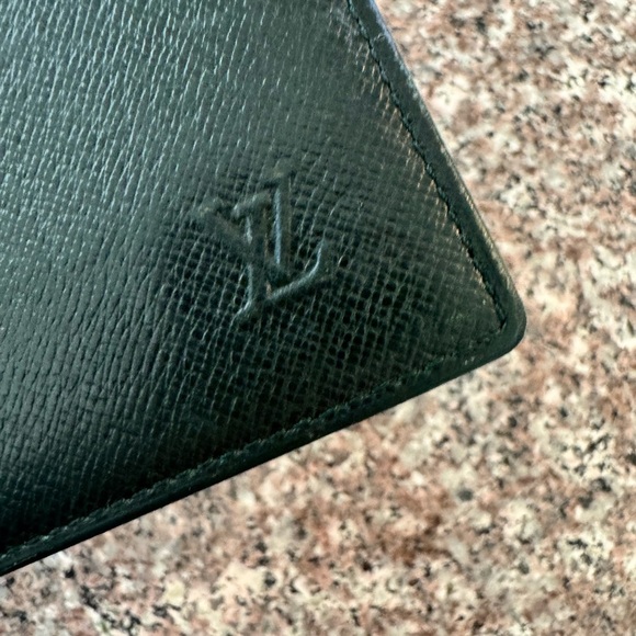 Louis Vuitton Taiga Porte Valeurs Wallet In Dark Green - Picture 5 of 14